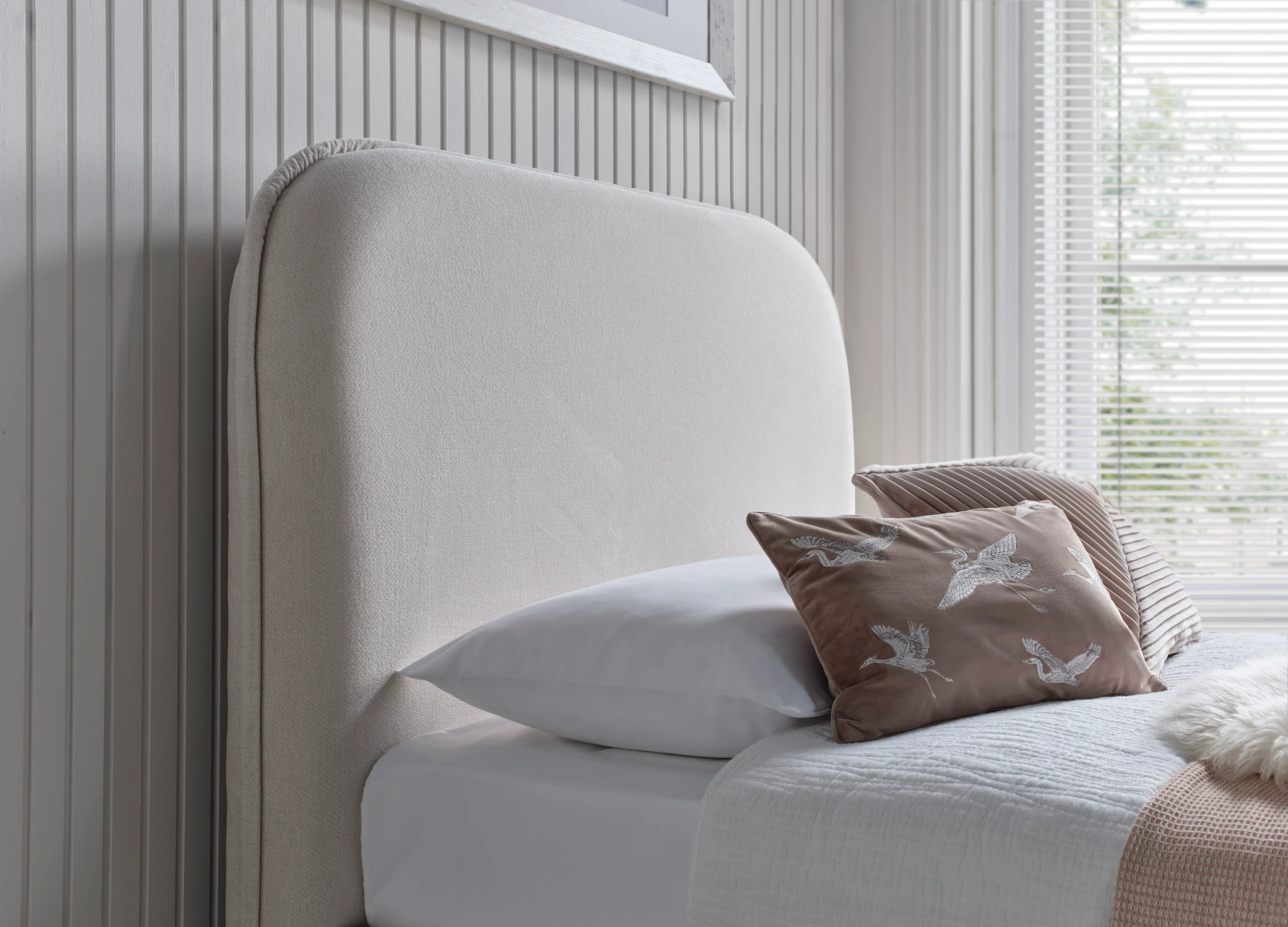 Arla Ottoman Single TV Bed in Luxury Cream - Image 3