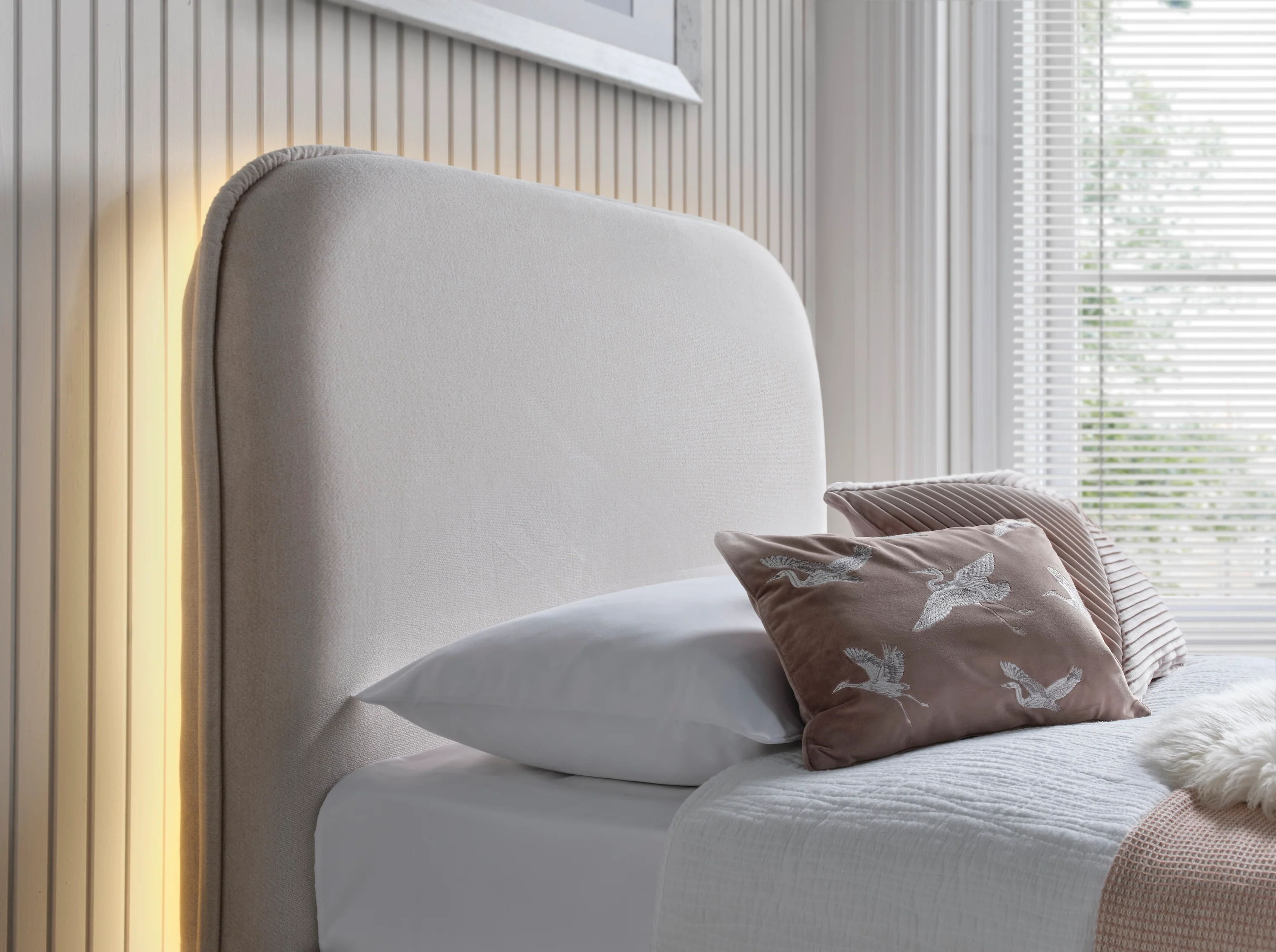 Arla Ottoman Single TV Bed in Luxury Cream - Image 9