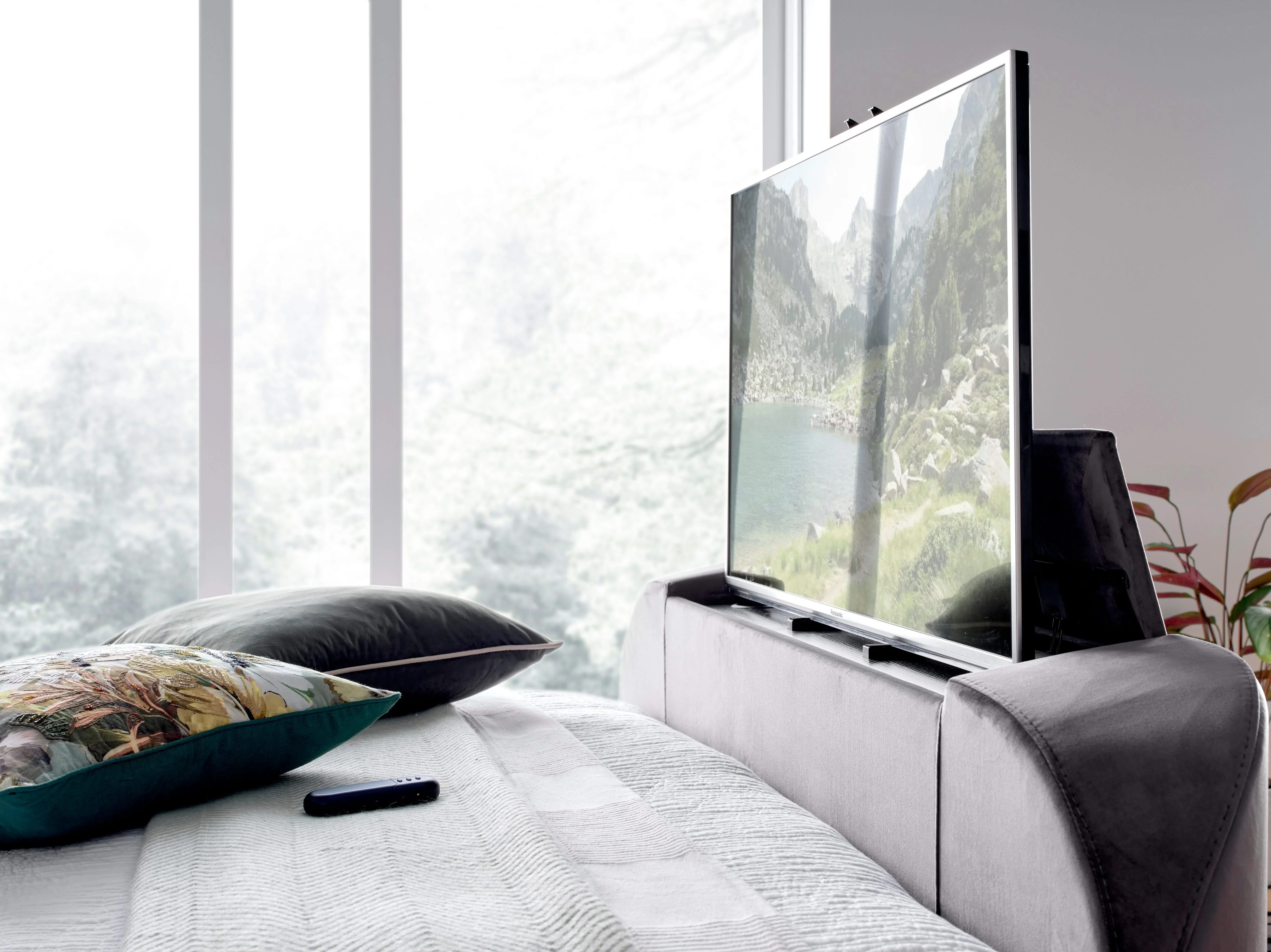 Harlem Grey Velvet Ottoman TV Bed - Image 5