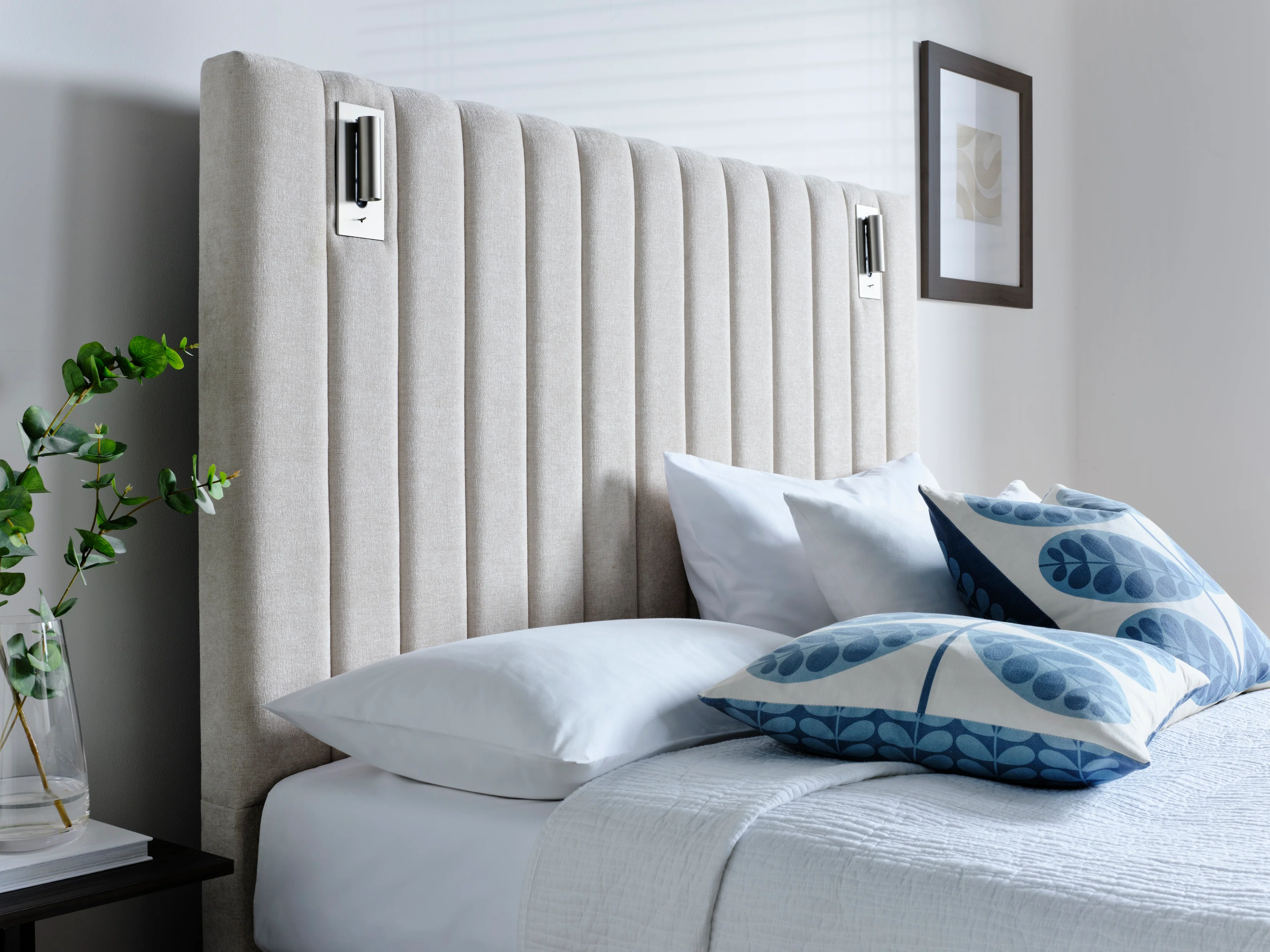 Luna Ottoman TV Bed with Adjustable Mood Lights in Plush Cream - Image 9