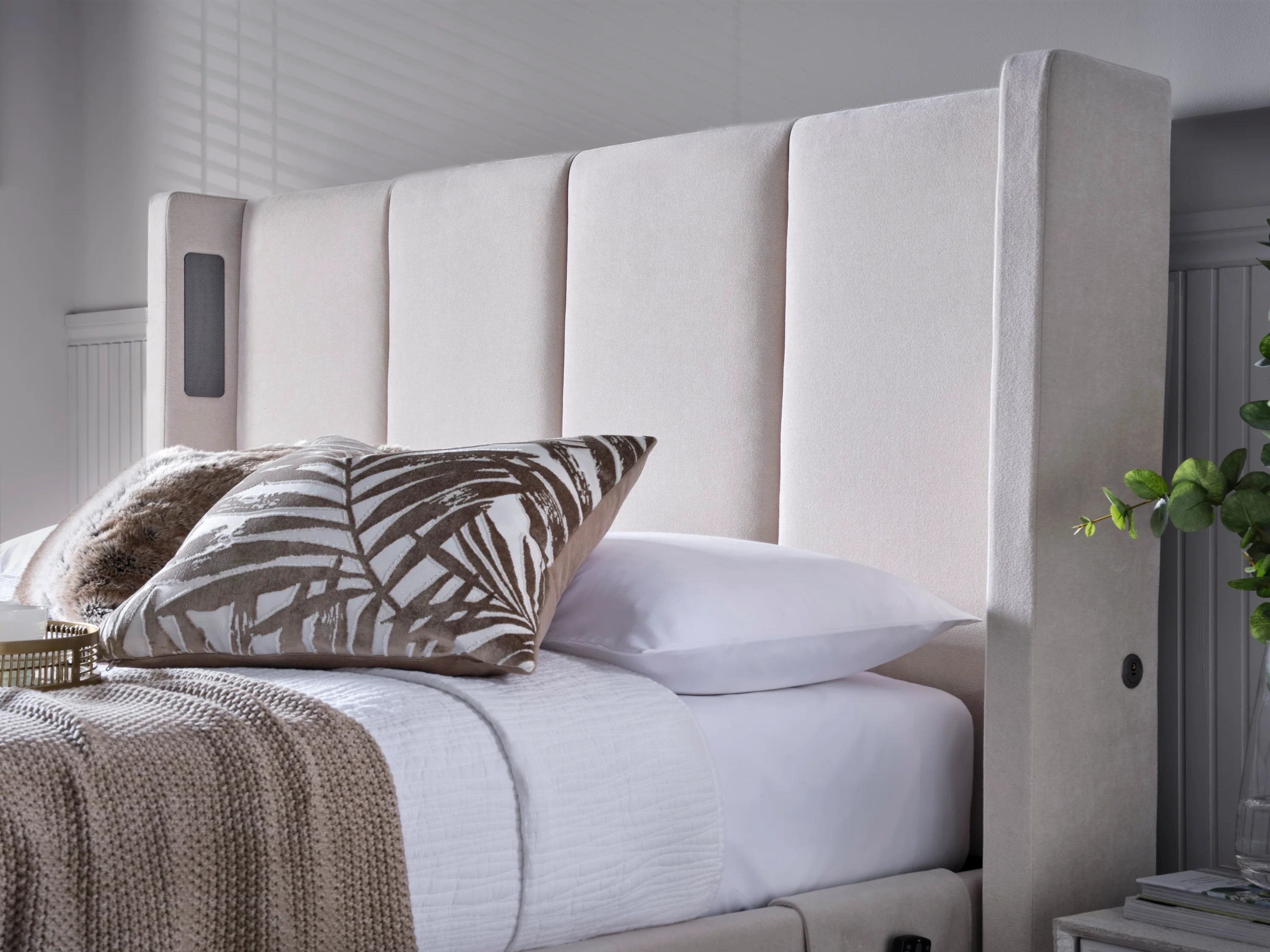Velar True Sound 5.1 Ottoman TV Bed in Soft Cream - Image 6